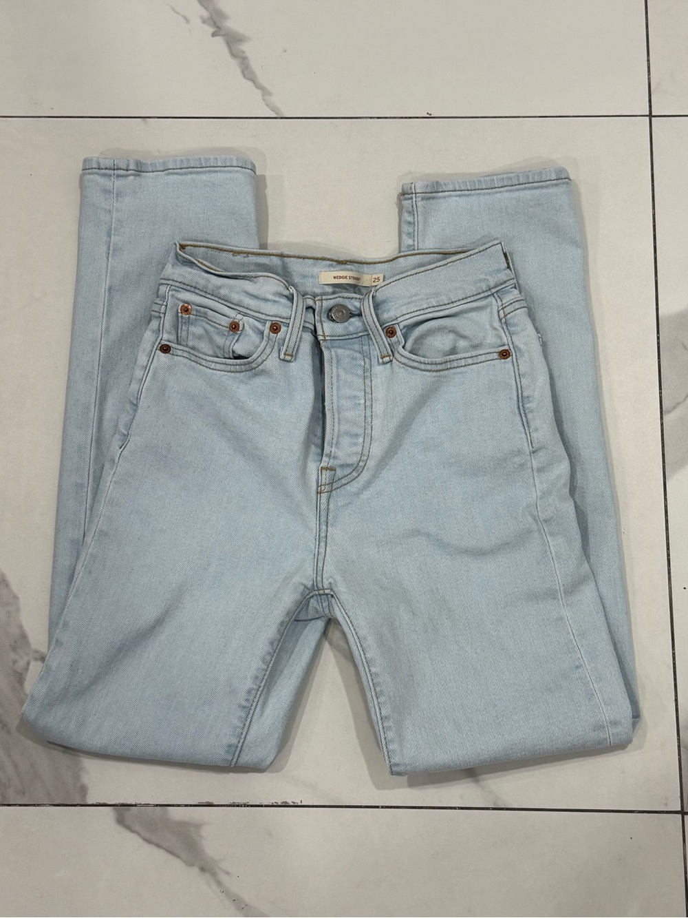Levi's Women’s Slim Straight Pale Blue Jeans Size 25